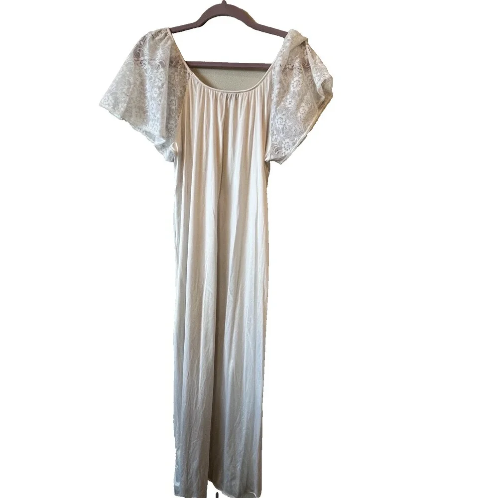 Vintage Val Mode Ivory Full-length Nightgown Lingerie with Puffy Lace Sleeves